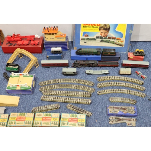 797 - A railway train Number 60022 Mallard rig tender (boxed), Number 80054 Engine, a part boxed set and a... 