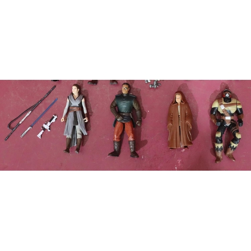 803 - 16 Hasbro and Kenner LFL Star Wars figures