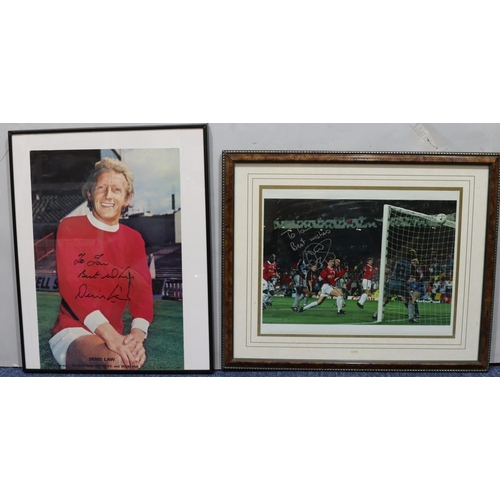 829 - A signed Dennis Law poster, 45cm x 30.5cm and a signed Ole Gunnar Solskjaer print Manchester United ... 