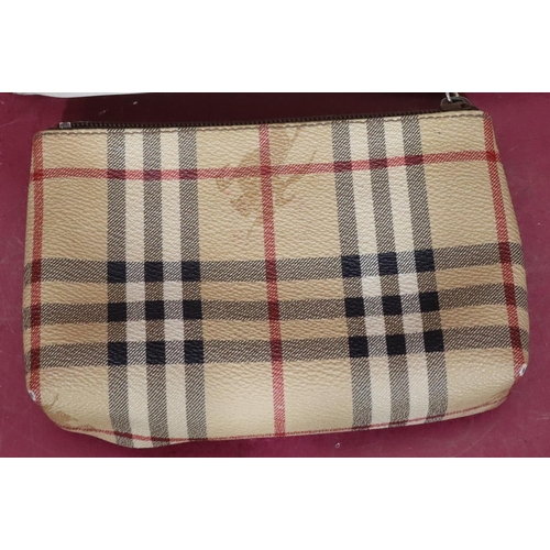 834 - A Burberry cosmetic bag and a Lancôme handbag (2)