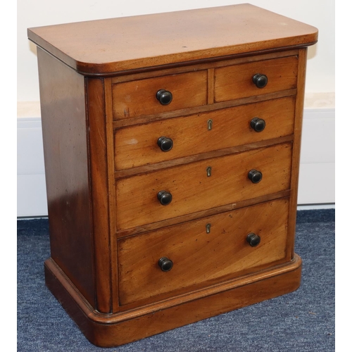 938 - A Victorian miniature Apprentice straight front chest of drawers, with 2 short and 3 long graduated ... 