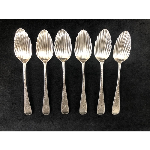 352 - A set of 6 George III silver teaspoons with shell shaped bowls and bright cut handles, 1.9oz