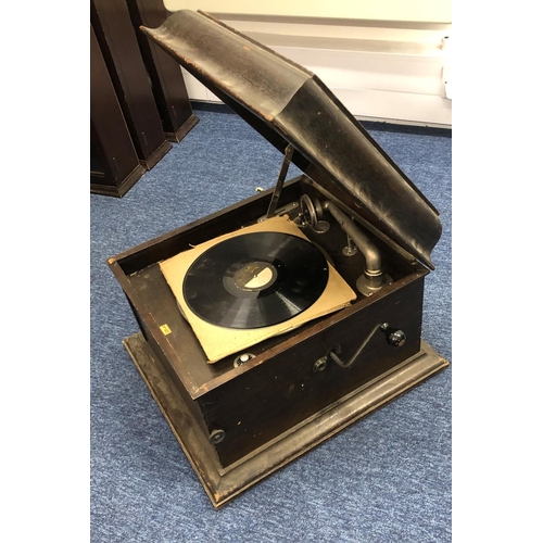 2096 - A Columbia oak NO117 wind up gramophone with hinged lid, 44.5cm wide, 49cm deep,