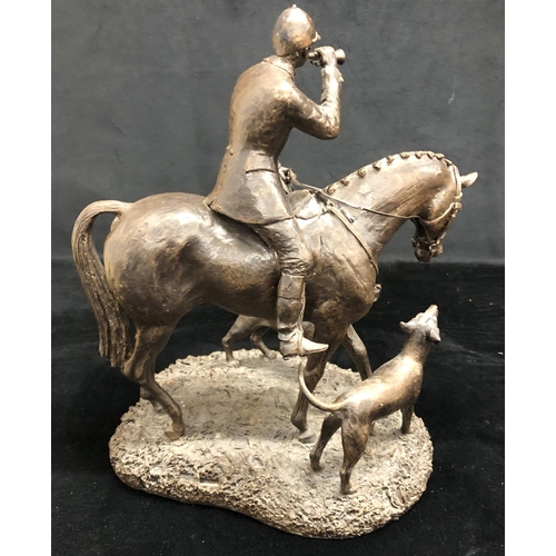 2142 - A handmade resin sculpture of a mounted huntsman and 2 dogs, 33cm high overall, Bowbrook Studios sti... 