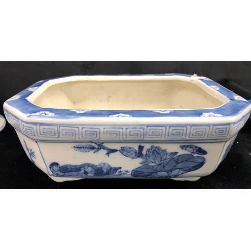 2261 - An Oriental blue and white rectangular jardiniere, 45cm wide, 26cm deep, 17.5cm high, a blue and whi... 