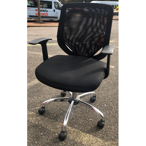 2309 - A black office chair on castors, 60cm wide, 65cm deep, 100cm high overall. This Lot is not held by P... 