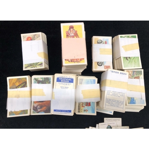 2204 - 4 Player's Cigarette cards and a quantity of Brooke Bond Tea cigarette cards, British Costume, Briti... 