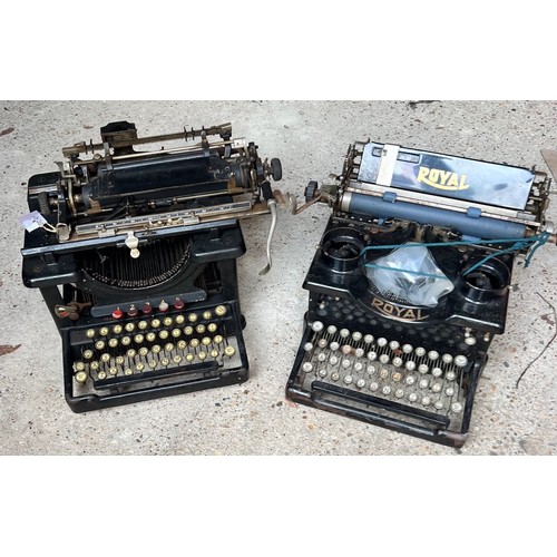 2065 - A Remington model number 7 (1907) typewriter and a Royal typewriter (2)