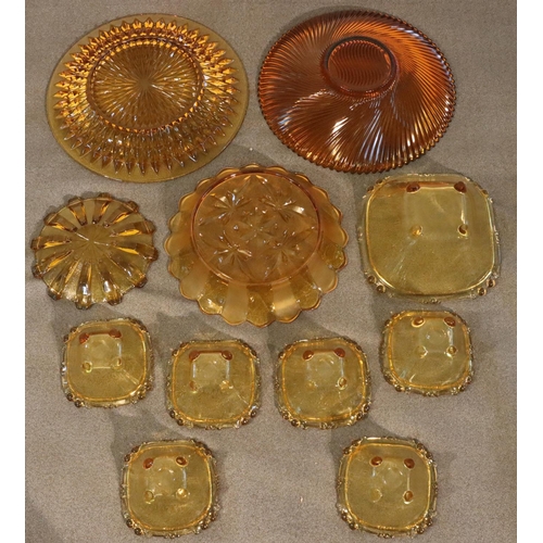 3062 - A quantity of brown tinted glass dishes, including a set of 6 small bowls and larger bowl. (This ite... 