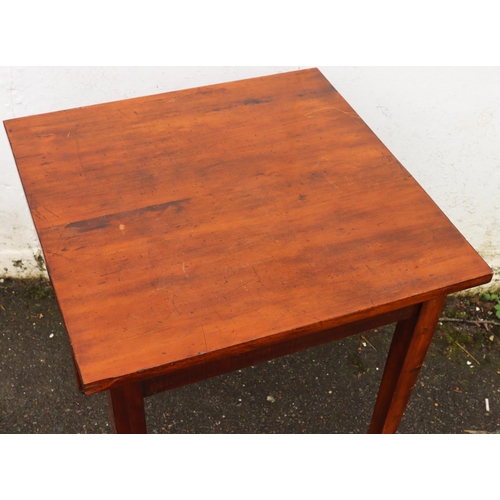 3085 - A walnut occasional table 59.5cm x 60.5cm, 70.5cm high.