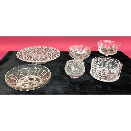 3104 - A cut glass cake stand, 32cm diameter, a cut glass trifle dish, top 18cm diameter, 15.5cm high (chip... 