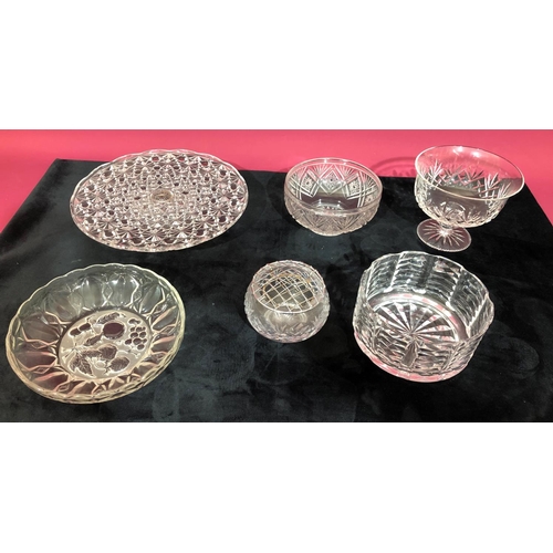 3104 - A cut glass cake stand, 32cm diameter, a cut glass trifle dish, top 18cm diameter, 15.5cm high (chip... 