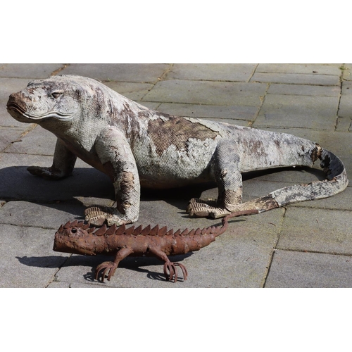 3133 - A large wooden Komodo dragon garden ornament, 85cm long, 40cm wide, 28cm high overall (wood weathere... 