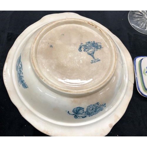 3203 - A blue and white Bisto bowl No. 567577 (cracked) 6 butterfly patterned drink mats, various other chi... 