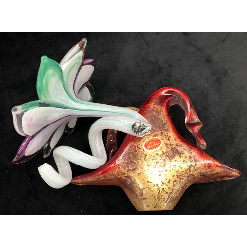 3246 - A Murano style glass flower, 13cm high overall, a Murano style swan shaped letter rack, 15.5cm high,... 