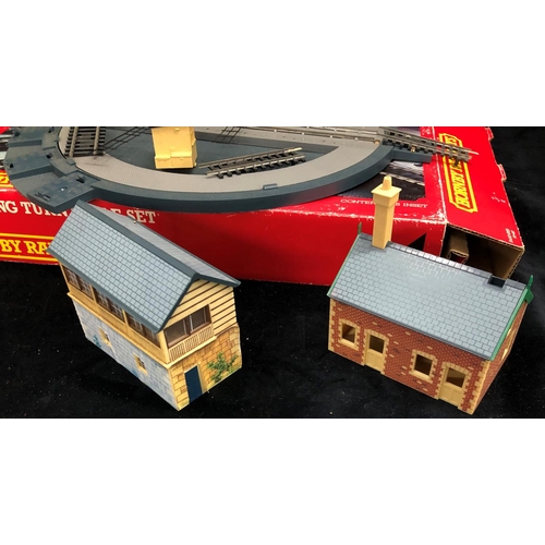 3273 - A Hornby Operating Turntable Set 00 Gauge Scale model with box and a quantity of various station bui... 