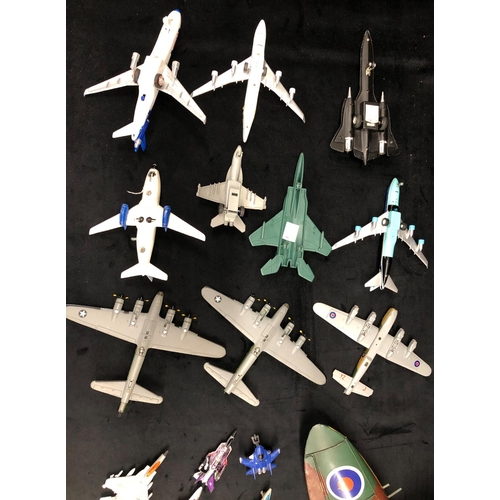 3280 - 4 Starfix model plane kits 1:72, Northrop T-38 Talon, Mitsubishi A6M5 Zero-Sen, North American P..51... 