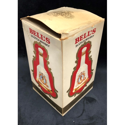 3319 - Bell's 60th Birthday of Majesty Queen Elizabeth  Scotch Whisky (unopened),25cm high, in original box... 