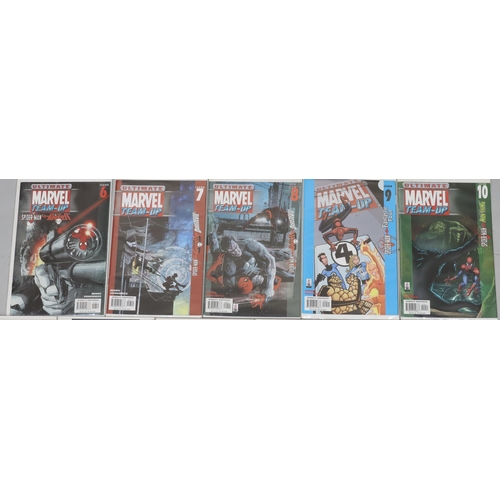 4046 - A complete set of Marvel comics Ultimate Marvel Team UP 