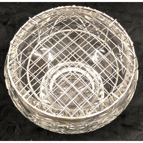 3257 - A large heavy based cut glass rose bowl, 15cm high overall.