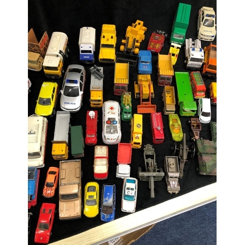 3283 - A large quantity of various loose toy and model cars, military vehicles etc.