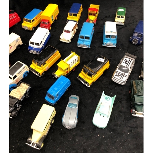 3285 - A quantity of various loose toy and model cars, including a Cadbury tanker, Beano van, Royal Automob... 