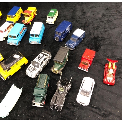 3285 - A quantity of various loose toy and model cars, including a Cadbury tanker, Beano van, Royal Automob... 