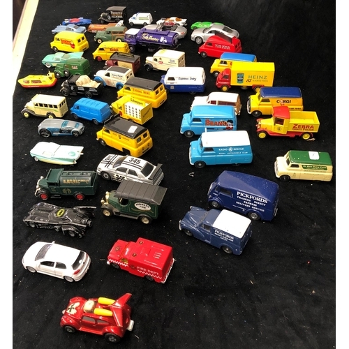 3285 - A quantity of various loose toy and model cars, including a Cadbury tanker, Beano van, Royal Automob... 