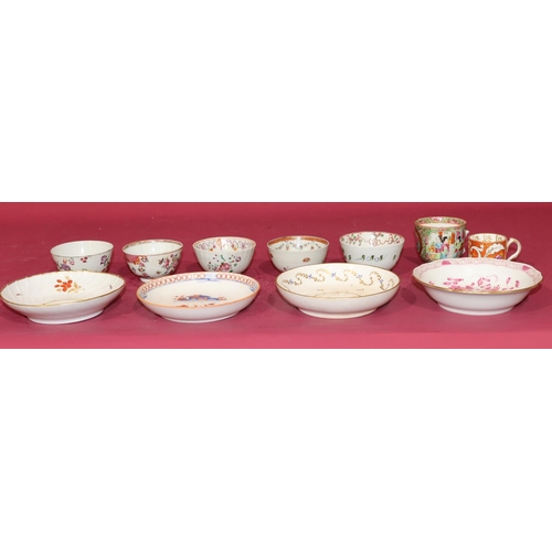 85 - 2 18th Century Newhall style tea bowls and 3 other tea bowls (cracked and chipped), 2 cups (both a/f... 