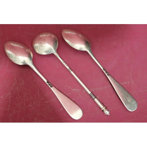 281 - A Russian silver caviar spoon with turned handle and a pair of Russian silver teaspoons, 3oz