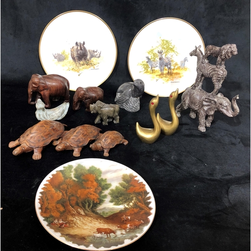 4056 - 2 limited edition Wedgwood The David Shepherd Wildlife Collection plates, Zebra and Rhinoceros, vari... 