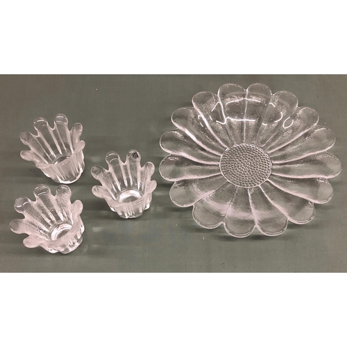 4061 - A Dartington Glass 'Daisy' dish 32.5cm diameter with 3 tea light holders, 10.5cm high (1 with origin... 