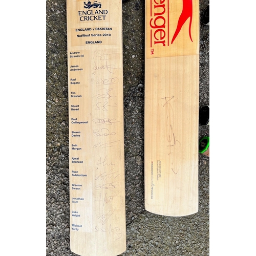 4073 - An England v Pakistan NatWest Series 2010 signed cricket bat, (Andrew Strauss, James Anderson, Ravi ... 