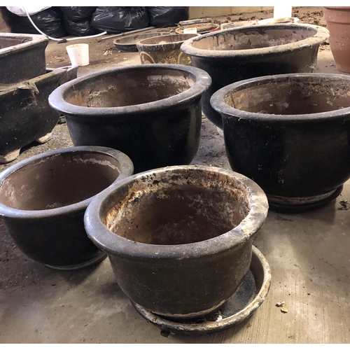 4117 - 5 various black glazed terracotta planters in different sizes. Item not held by P.F Windibank, colle... 