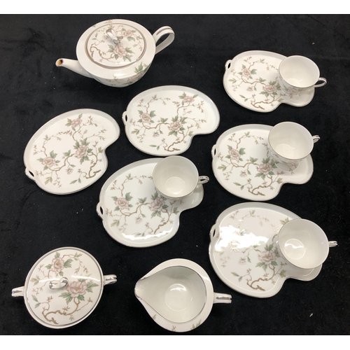 4121 - A Noritake China tea set Chatham 5502, teapot, jug, sugar bowl with lid, 6 saucers, 4 cups.