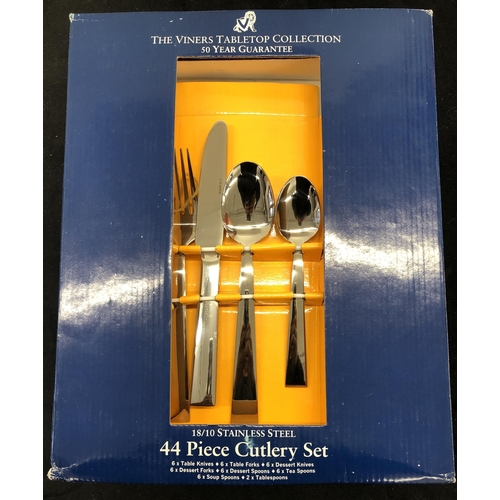 4124 - A Viners Tabletop Collection 44 Piece 18/10 Stainless Steel 44 Piece Cutlery set, 6 table knives, 6 ... 