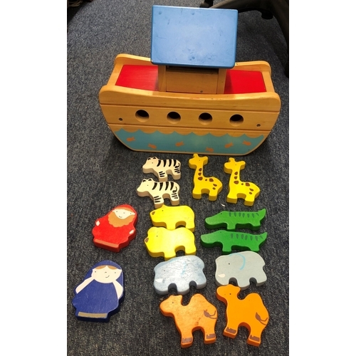 4010 - A wooden toy Noah's Ark with 6 pairs of animals, Noah and his wife.