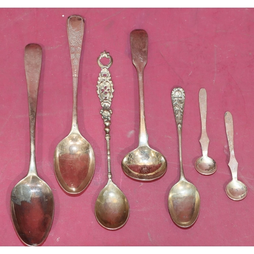 224 - A Georgian silver teaspoon, a Georgian silver salt spoon and 5 various other silver spoons, 2.1 oz (... 