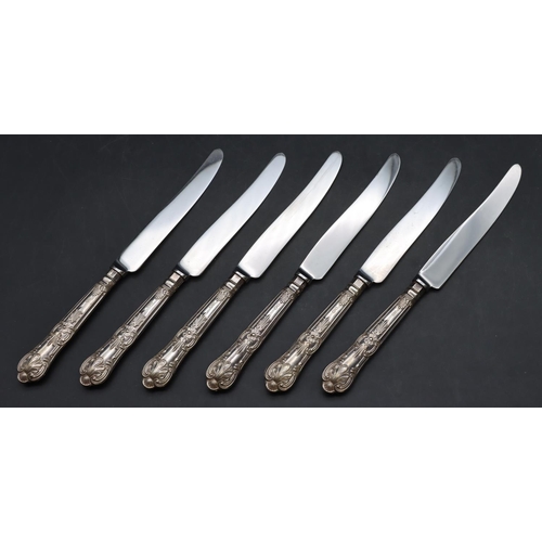 230 - A set of 6 Sheffield silver handled King's pattern butter knives in fitted black leather case