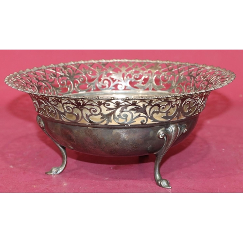 244 - A George V silver round fruit bowl with pierced gallery on 3 splayed feet, Sheffield 1910, maker's m... 