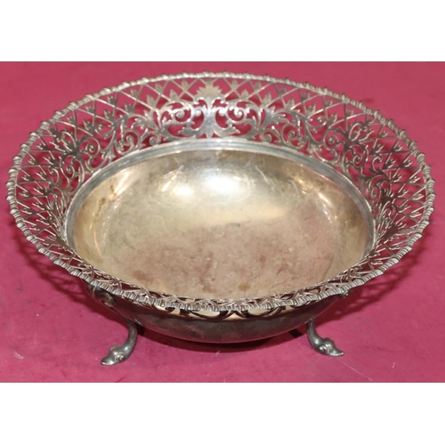 244 - A George V silver round fruit bowl with pierced gallery on 3 splayed feet, Sheffield 1910, maker's m... 