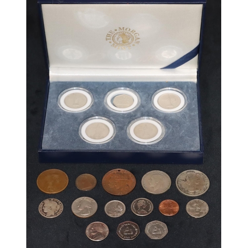 538 - 5 Statehood Quarter Dollars special edition coins in fitted blue leather case and a small quantity o... 