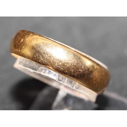 552 - A 22ct gold wedding ring, Size K/L, 3.2 grams