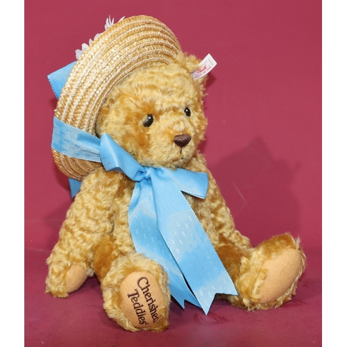 612 - A modern Steiff teddy bear 