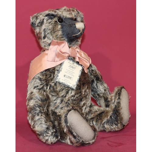 613 - A modern Steiff British Collectors 2007 growling teddy bear, 38cm high (boxed and with certificate)