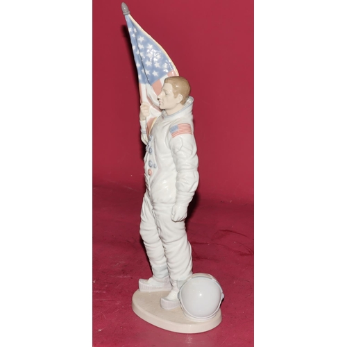 87 - A large Lladro figure of a USA Astronaut 