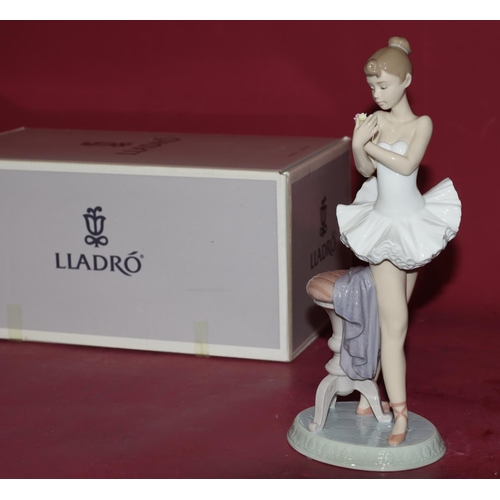 90 - A Lladro ballerina figure 