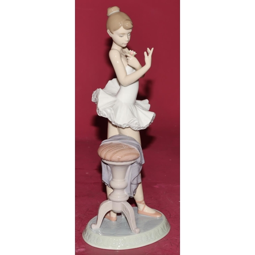 90 - A Lladro ballerina figure 