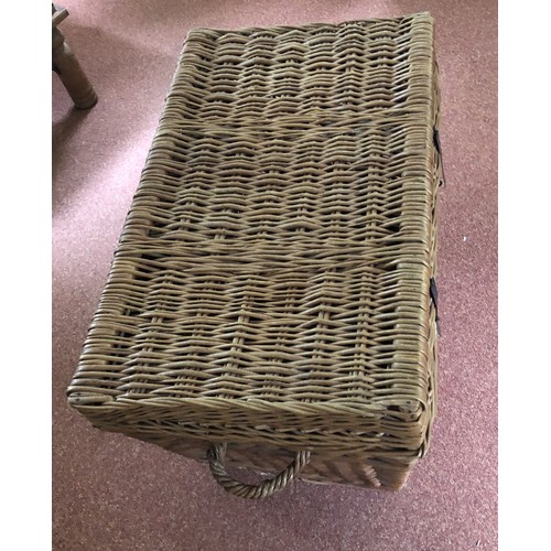 4252 - A large wicker laundry basket with hinged lid, 2 handles, black metallic lock, 89cm wide, 49cm deep,... 