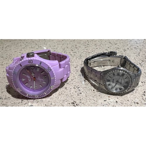 4271 - A Ladies lilac ice watch and a ladies Lorus wristwatch (both need new batteries) (2)